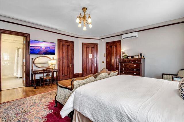 Innbuffalo Off Elmwood Екстер'єр фото