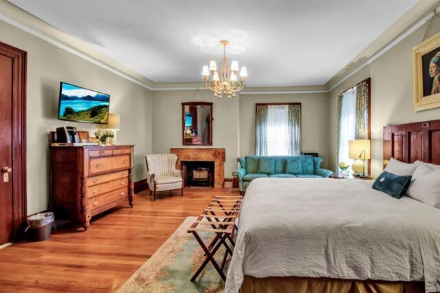 Innbuffalo Off Elmwood Екстер'єр фото